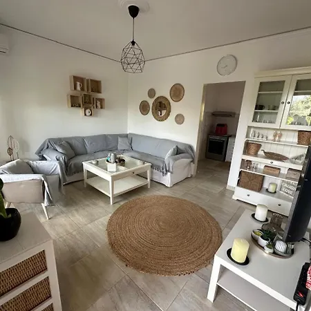 Holiday home Labrini's House *