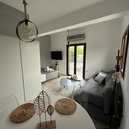 Дом отдыха Labrini's House Velo-Vocha