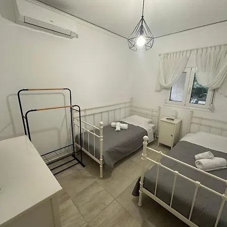 Дом отдыха Labrini's House *