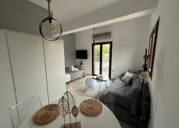 펜션 Labrini's House Velo-Vocha